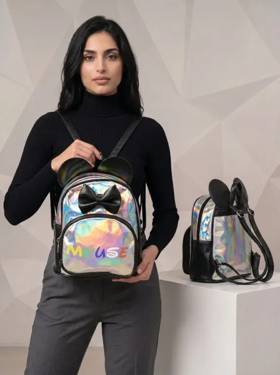 Holograficzny plecak z ozdobnymi uszami i czarną kokardą